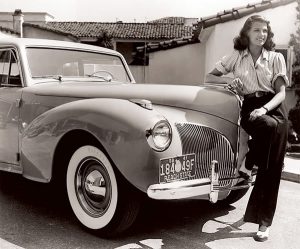 ritahayworth_1941-lincoln-continental